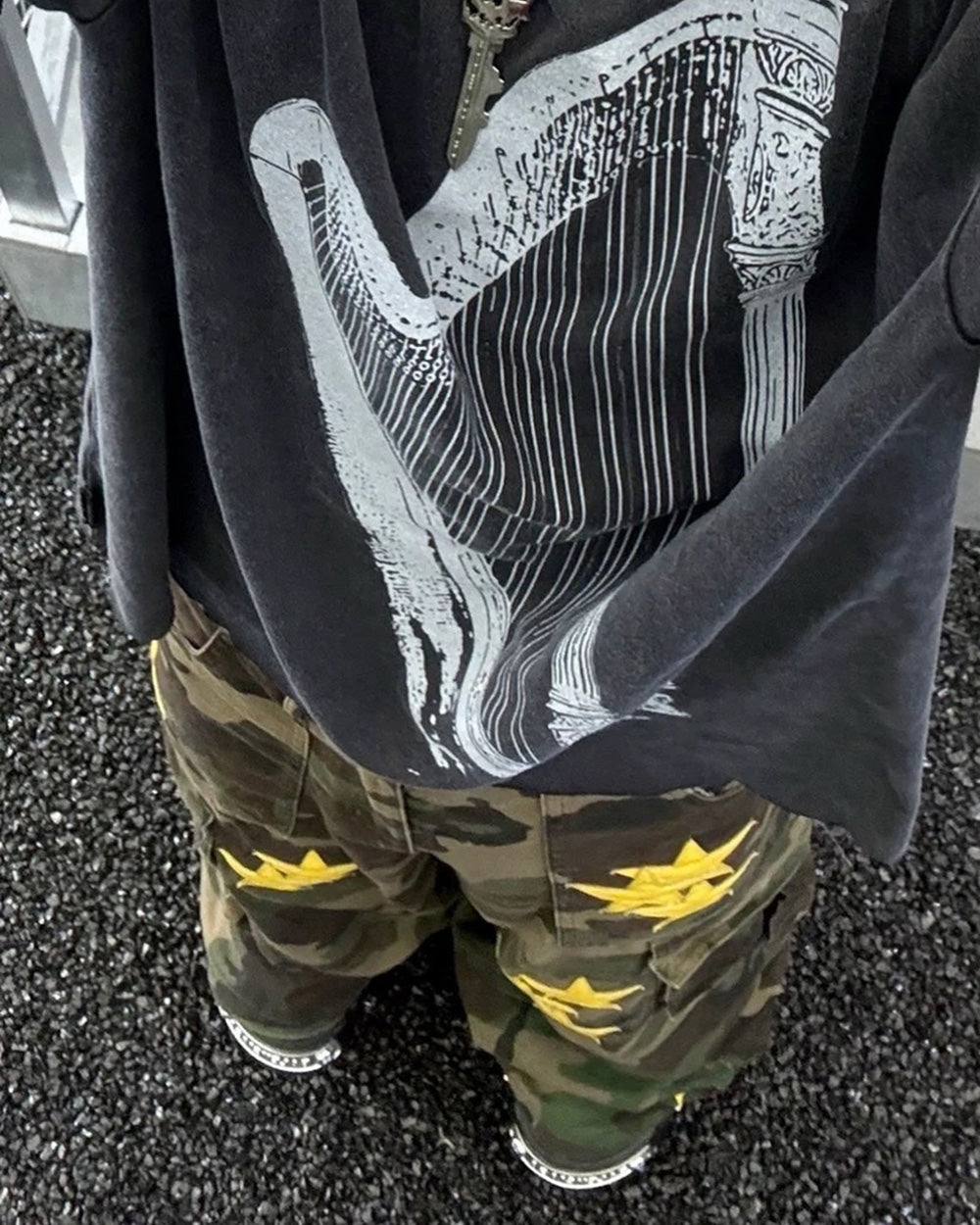 star patch camo cargo pants